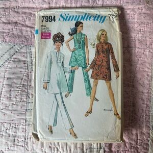 Simplicity Straight-Leg Pants & Tunic Set in Mint and Rust